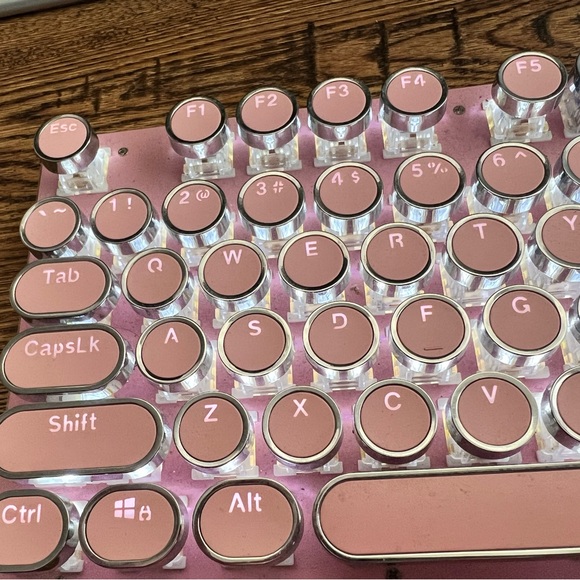 Retro typewriter style keyboard with mouse- Lights up with different patterns - Picture 3 of 6